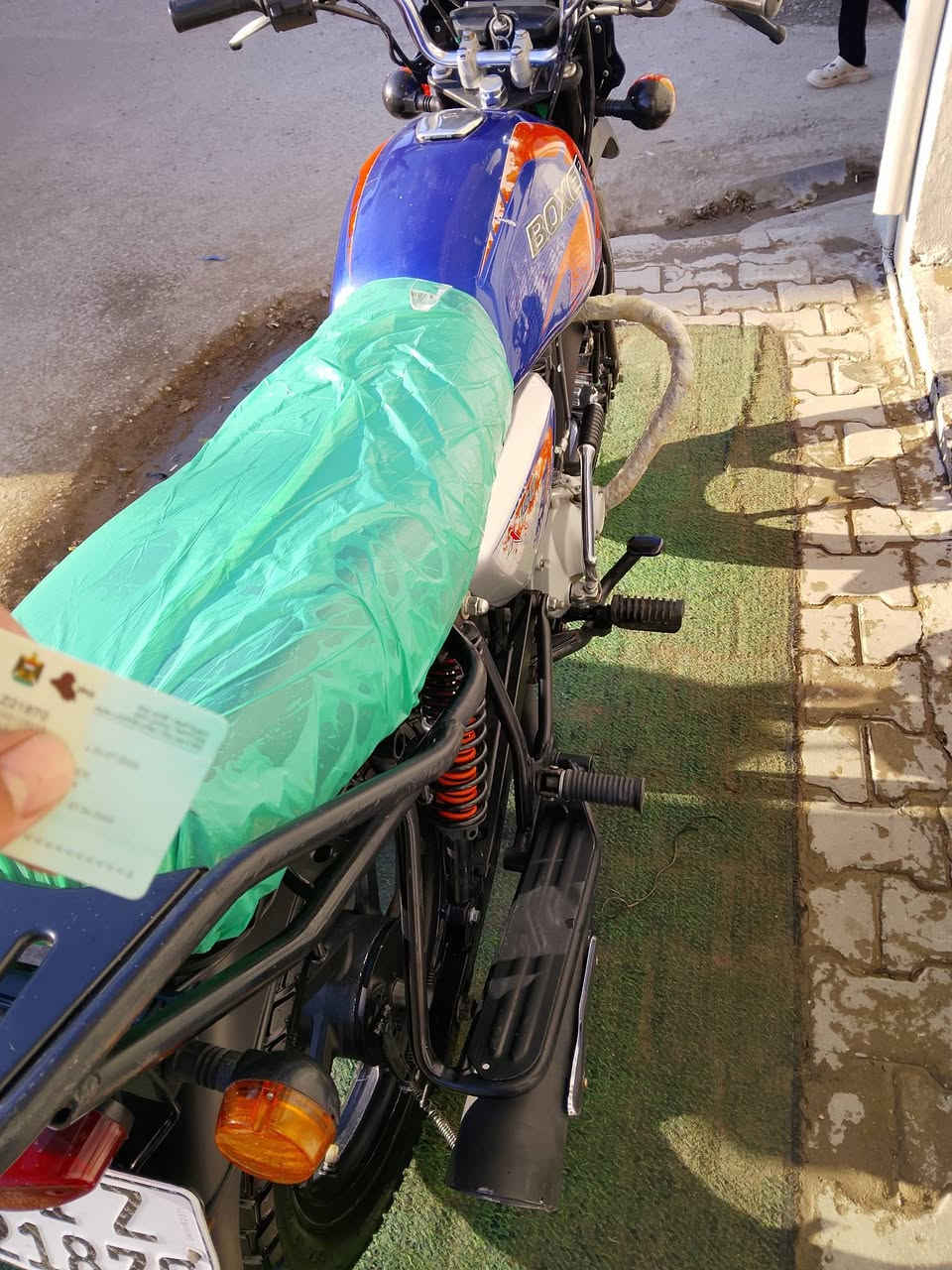 السلام عليكم ورحمه الله وبركاته دراجة نارية بوكسر موديل 23 نازلة بل 25 كفالة عامة هندي مرقم بغداد كامل انكليزي تحويل ثاني يوم إذ تريد كفالة عامة مكينة خير من الله الشراي يتصل ويدلل ويتساب موجود مكاني ديالى خرنابات *********** اتصل ودلل
