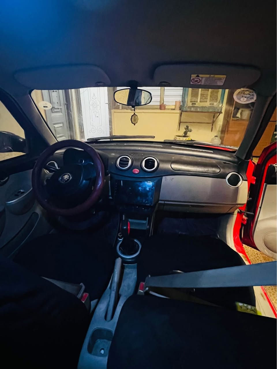 لیفان ٣٢٠ ٢٠١٤ زۆر مەزبوتو بێحەیبە 
فول مواسەفات 
دووجام کارەبا 
تەبرید ساردو گەرم 
گێچ ئەلیکترۆنی 
شاشە ئایپاد 
دوو سویج
مەکینە ٤ پستنی ١.٣
٢وەرەقە غەرامەی لەسەرە دەیگەرێنمەوە
*********** أربيل, العراق
