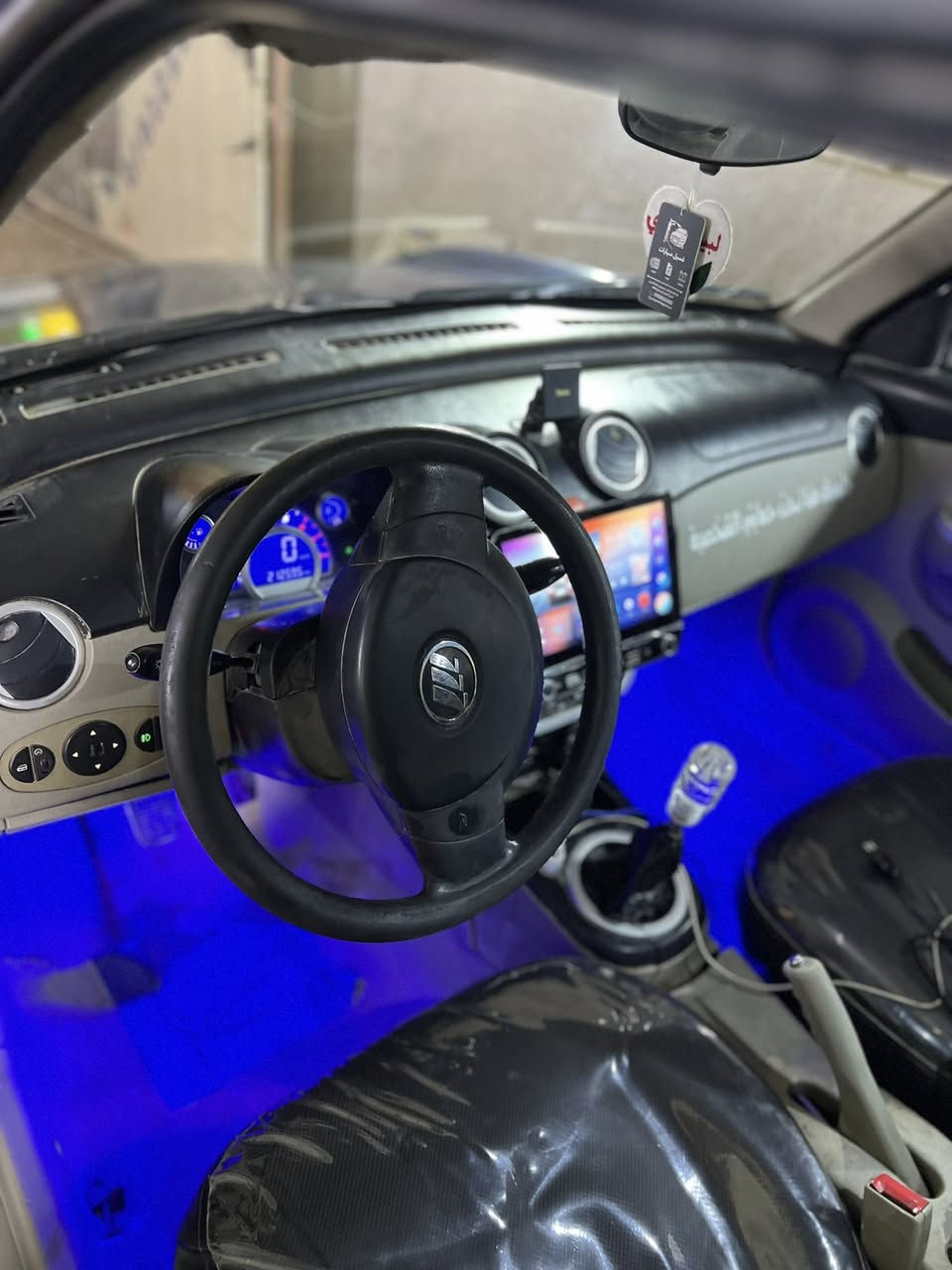 السلام عليكم ليفان 320 مستر بن
السياره موديل 2013 السياره صبغ بلادي
عليه وأيد بدي 
شاشه لمس ام الماوس 
ويل رياضي نفس حجم الويل البلادي 
السياره بيه نضام سكيورتي وجامات اوتو 
السياره سنويه 2029 وهزه جديده ما ساقطه 
السياره نضيفه بيه شويه نقوضات بسيطه بس ك مظهر ممكن
بس السياره مكفوله كير ومكينه وشكد متزيد تكبس اكبس 
تبريد شغال وأنسه حماوه السياره بيه مروحه ياباني
السياره سعره 43 وبيه مجال كلشي موجود ب سوق وكل الأسعار السياره ب اسمي  
مكاني بابل حله رقم ***********
