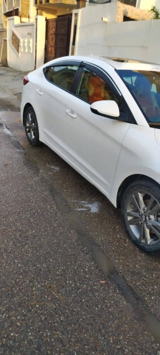 السلام عليكم الانترا موديل ٢٠١٨ماشيه ٨٩ حقيقي فول بصمه فتحه وباقي المواصفات معروفه حادثهه جاملغ خلفي وقبغ صندوك وبيهه بارد قليل بصفحه السايق السعر ١٢٢وبيهه مجال مكاني بغداد الشعب ***********
