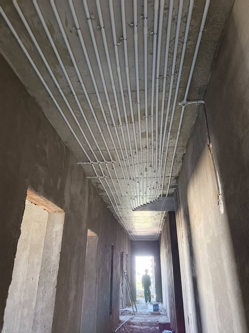 سلام عليكم اخوكم فني كهربائي اشتغل شبكة كان مخطط او بدون مخطط وتكعيد بوكسات وتسليك وشد نقاط وتأسيس من بداية للنهاية مكاني بصرة للتواصل ***********
