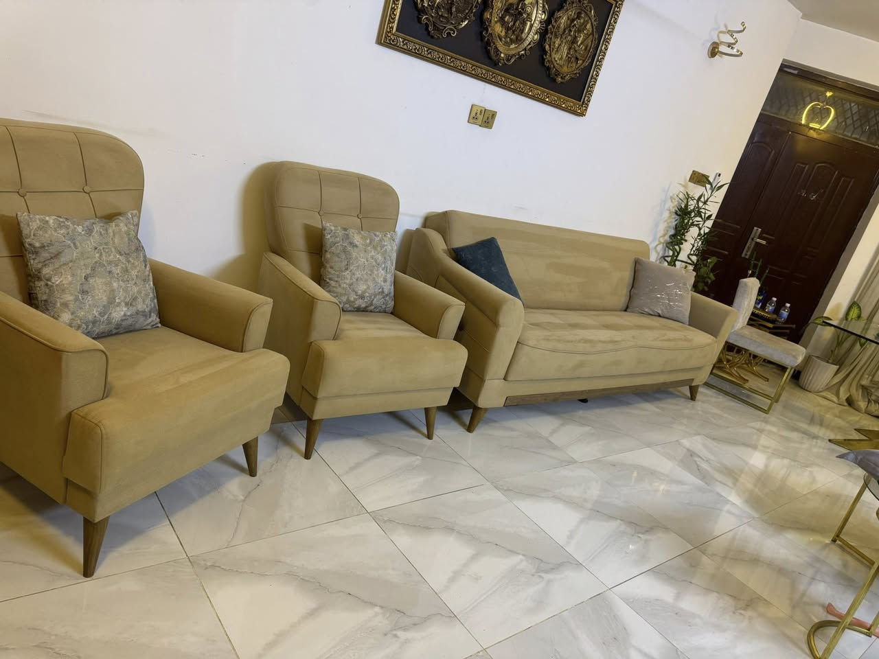 السلام عليكم اثاث بيت للبيع المكان بغداد السيديه
التخم الرصاصي ٨ مقاعد تركي سرير قلاب ٧٥٠ 

التخم البيج  ١٠ مقاعد تركي مخزن وسرير بدون ضرر ٧٠٠ الف 

براكيت ٣٥ 

ميز بلازما مع طبله وسطيه ٧٥ الف 

كاونتر متر ونصف مع سنك تركي ٢٥٠ الف 

مقدمات جكليت اثنيناتهم ١٢ الف 

طباخ مصري نظيف جدا يونين اير ١٢٥ بلازما حجم ٤٣ فول نت ١٧٠ الف

مكاني بغداد السيديه


**إذا كنت صاحب هذا الإعلان وتريد حذفه لأي سبب، رجاءا أرسل رسالة إلى الدعم الفني**