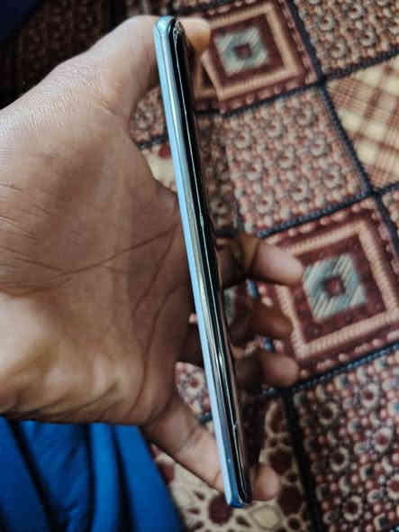 السعر 250 وبي مجال هواوي بي 30 برو 
نظيف ذاكرة 128 زوم 50 ⛔بيع فقط 

للاستفسار اكثر ***********
