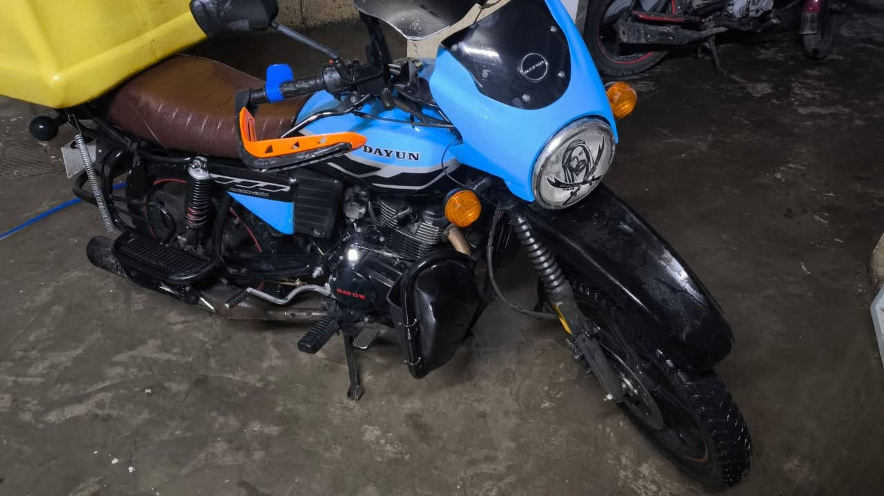 السلام عليكم دراجه دايوان 2023 رقم بغداد تحويل ثاني يوم مكينه 200 بعده اب اسم الشركه شوكت ماريد احول دراجه نصيفه مكاني بغداد الشعب *********** السعر 1900 وبيه مجال قليل
