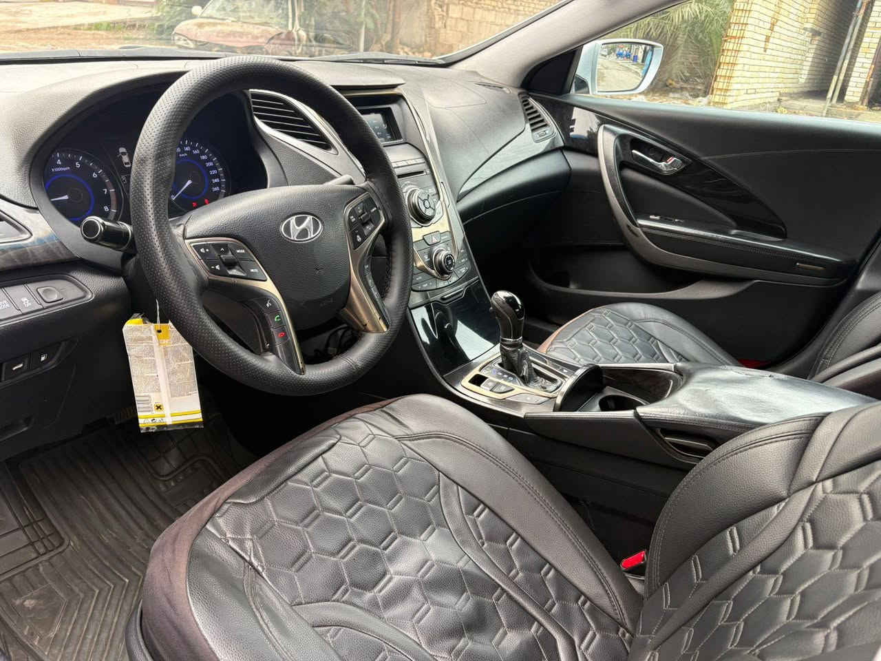 هونداي ازيرا 2014 خليجي فول 1/1 عده بانورما
محرك 6 سلندر 3300 علئ وضع الشركه
ماشيه 91 الف حقيقي شرط الفحص
قطعتين تبريد صدر امامي خلفي
تخم تاير جديد باتري جديد
نضيفه جدا داخل وخارج
رقم بغداد دولي جديد اب اسمي سنويه جديده وهزه جديده
مكان السياره بغداد العامريه
السعر 108 بيها مجال شراي يتصل فقط
***********
***********
