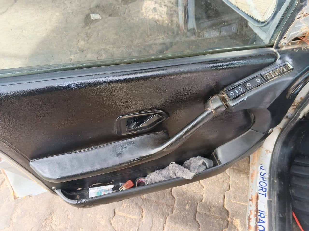 السلام عليكم بيجو روى موديل 2009  تخم تاير جديد محرك وكير واكسل كفاله والاتصال على ***********غير متواجد على الفيس
