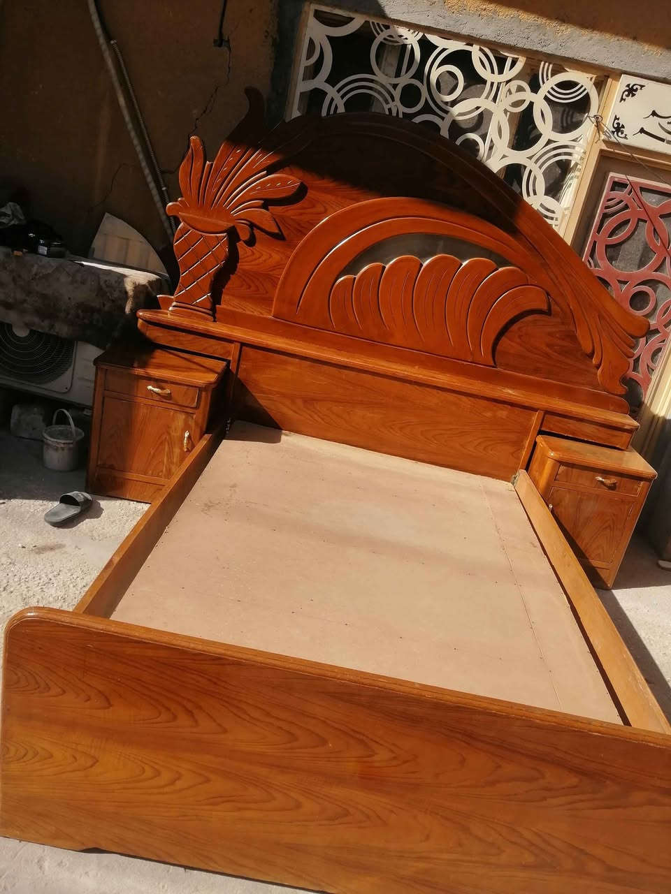 سلام عليكم من رخصة الادمن غرفة اخشاب ام اربعه أبواب صاج تسكام ثكيله دنك ظهره جرجوبه برغي مكانه كربلاء سعره ٤٥٠ الاتصال على الرقم *********** *********** العنوان قريب شارع الحافظ عمود ١٣١ قرب دلالية الضياء كربلاء, العراق
