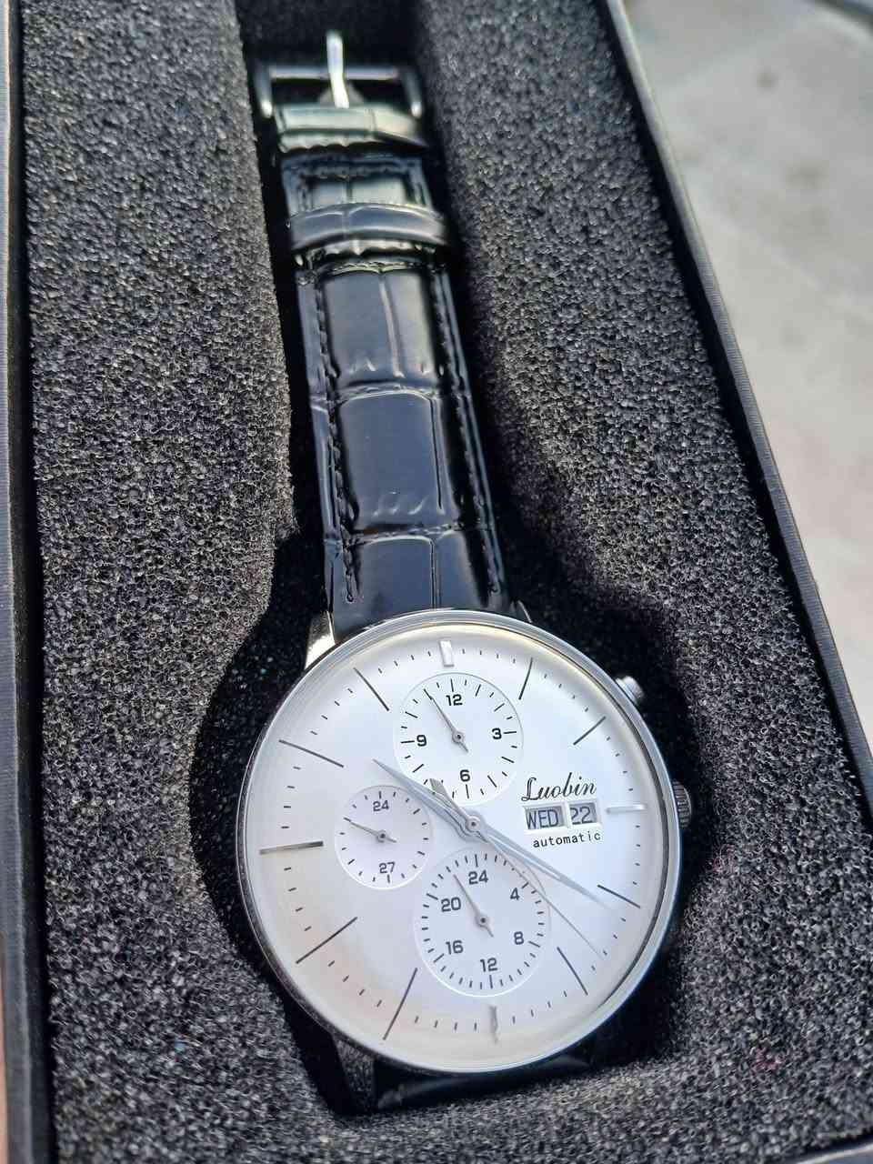 Luobin اصلي
Automatic 
ماكنة كشف 
سناتر شغاله 
نافذة للتاريخ واليوم 

السعر 100 الف شامل التوصيل


**إذا كنت صاحب هذا الإعلان وتريد حذفه لأي سبب، رجاءا أرسل رسالة إلى الدعم الفني**