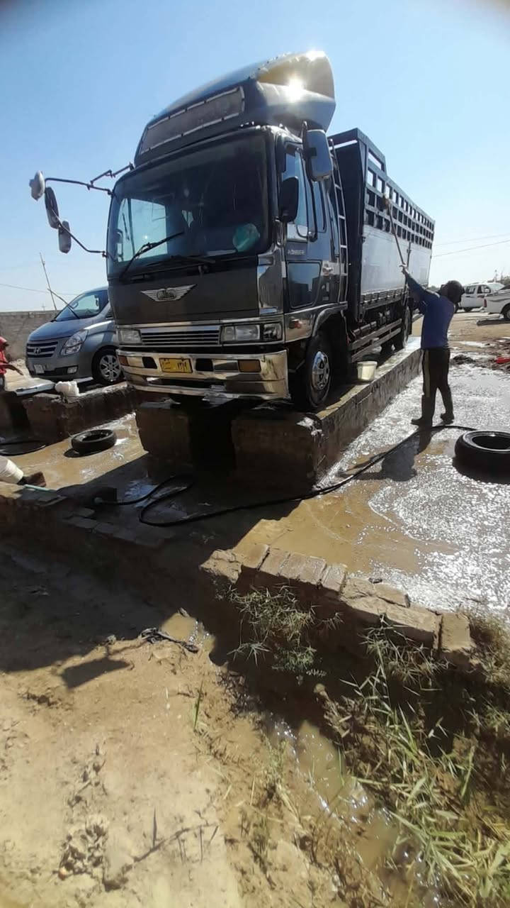 السلام عليكم سياره هينو للبيع سته وربع بلادي مكفوله كفاله عامه معلايه ٢٠٠٦ ارثه بسمنه المكان الناصريه الرفاعي الاستفسار ***********
