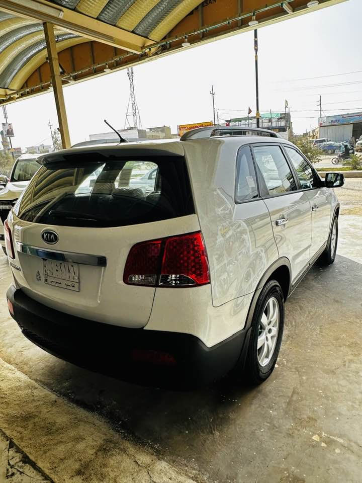 سورنتو موديل 12 للبيع فول مواصفات 4 سلندر كفاله من الصبغ والتبديل حداديه وتخم تاير كله جديد سياره جديده بالعافيه ع ياخذه  السعر من الاخير 145 ديوانيه الشراي يتصل ***********
