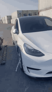 Tesla Y 2024   خليجي   بيه فقط رصعه بالجاملغ  اي استفسار ٠٧٨١٠٨٦٢٠٥٣