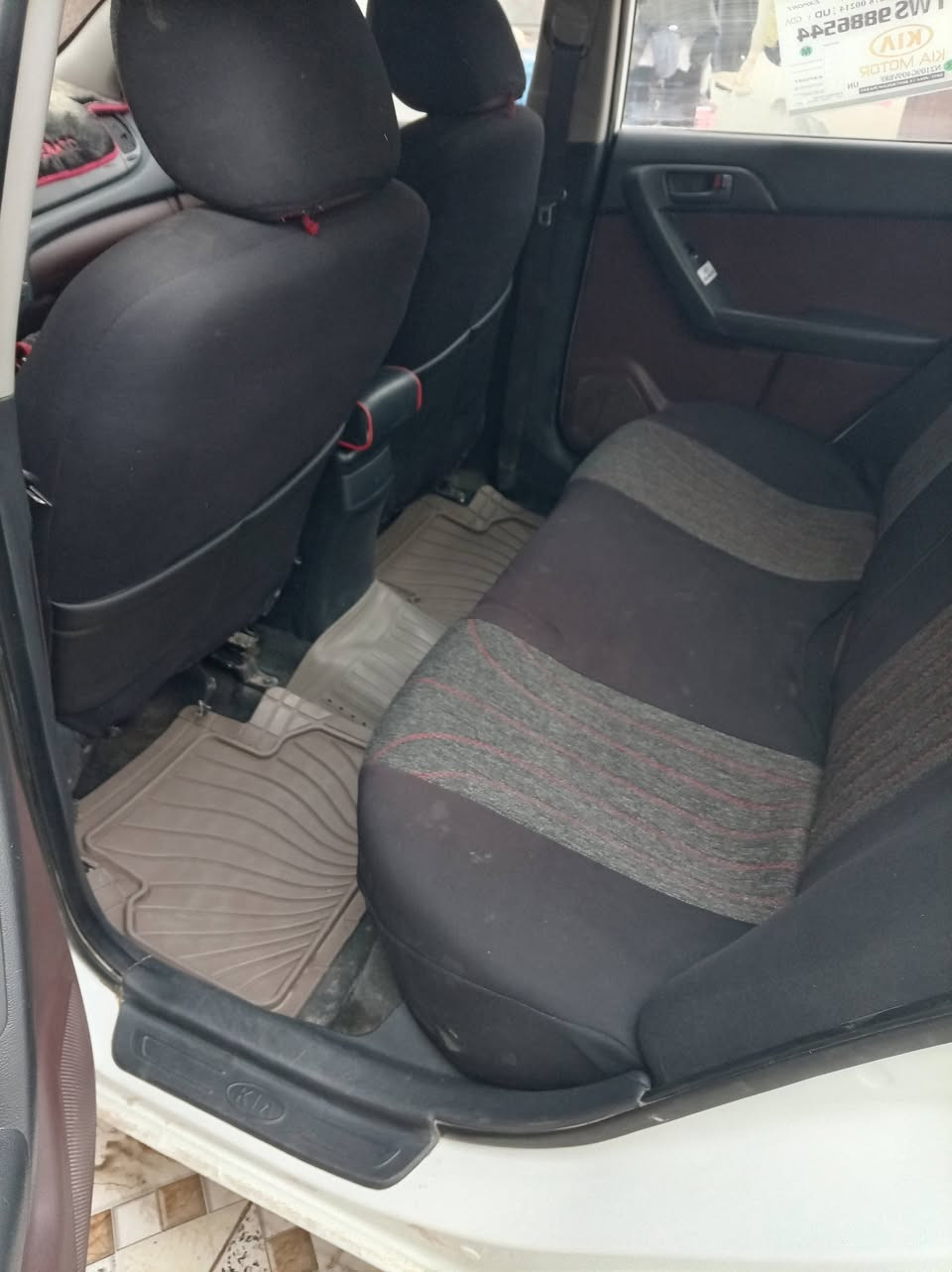 للبيع
كيا سيراتو مديل ٢٠١٢
سيارة مال بيت
رقم صلاح الدين مميز
الداخل لونين
سنوية ٢٠٣٠ تنتهي بسمي
ويل كب ١٦
محرك ١٦٠٠ دوش بلادي
تبريد ثلج
تدفئة
شاشة
السيارة كلين بس الجاملغ الخلفي نفس ما موضح بلصور 
مكان السيارة سامراء
للاستفسار الاتصال على الرقم ***********
السعر ١١٠ وبيها مجال
