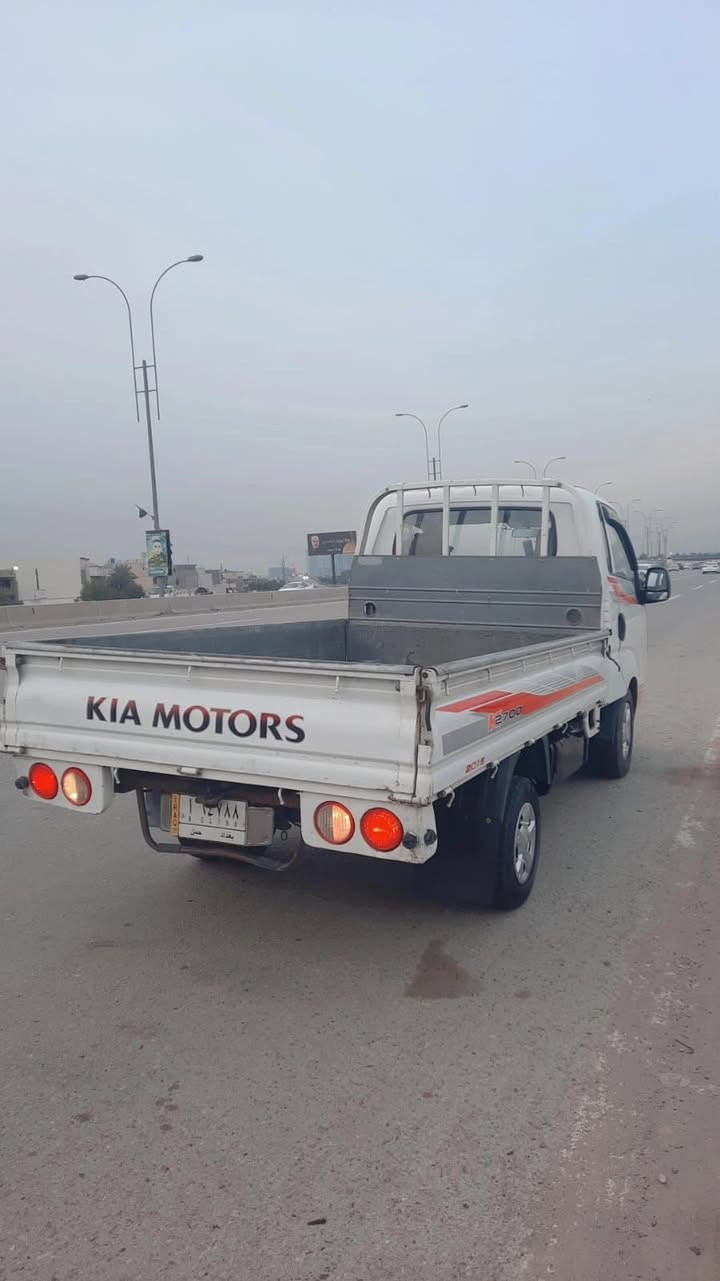 كيا للبيع موديل
2010 بغداد السعر 100 ورقه وبيه مجال رقم الهاتف*********** العنوان بغداد
