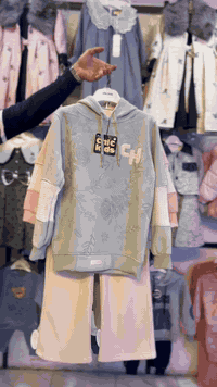 احصل على خصم 10‎%‎ بمناسبة قرب راس السنة 🎄

مجموعه تراكات شتائي بناتي 

يلبس من 3—14 سنة ✅

العنوان 📌الصويرة -حي المعلمين -شارع عمارة المنغر  -مقابل سرمد مول -مجاور تنزيلات حمودي -مجاور كريم بلادي للستائر

🚖توجد خدمة توصيل لكافة محافظات العراق 🇮🇶🚖 
للاستفسار***********
