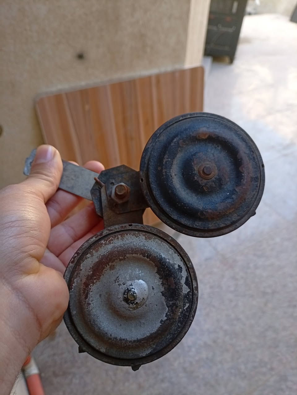 هورنات سيدان فيشه سوده فول نعومه بعدهن بشمع  قفلهن 100 عنواني البصره ***********
