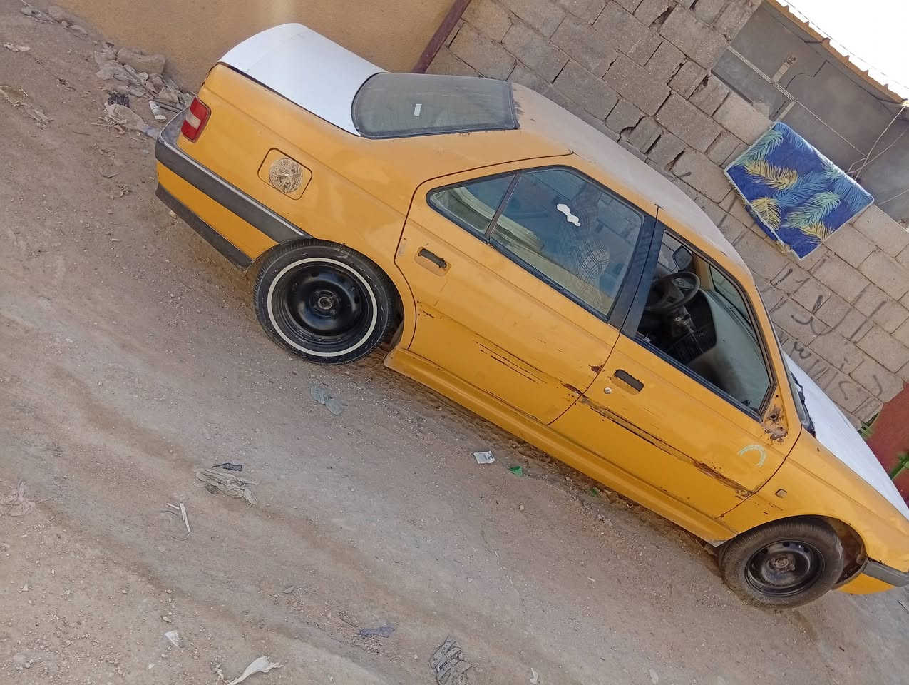 السلام عليكم سياره للبيع ومراوس 405 موديل 2010 الثانويه ل 26 راعيها ما واصل ماكينه بها خير سلفها واقف تراد لها ترتيبات بسيطه السعر 13 بها مجال. *********** تواصل واتساب مفتوح الخاص
