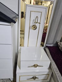 غرفة نوم • مستعملة • أثاث