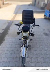 ايراني ٤ كير 2023 بيه نقوصات بسيطه سعر 450 .... الاستفسار 07723790422....