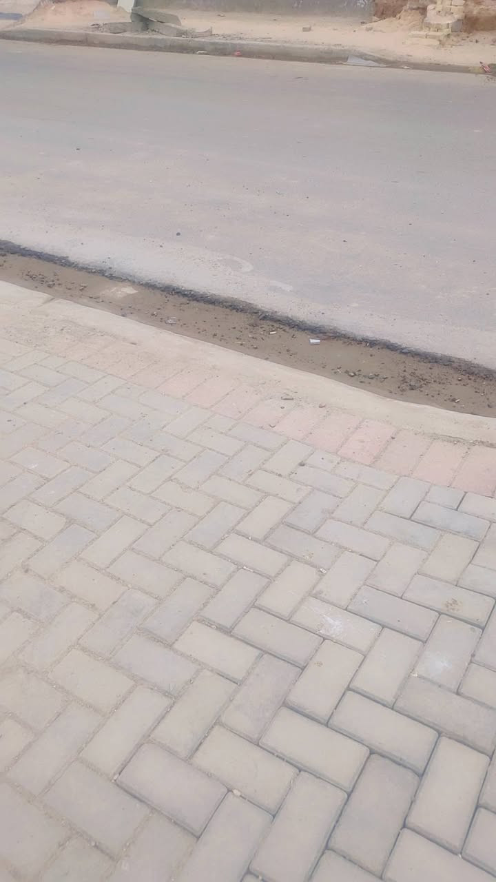 عرصة طابو صرف 
مساحة 230م 
تتوفر كافة الخدمات 
تقع في حي العسكري الاول قرب مركز شرطة الامام الحسين ع 
للاستفسار الاتصال على الرقم 
***********
