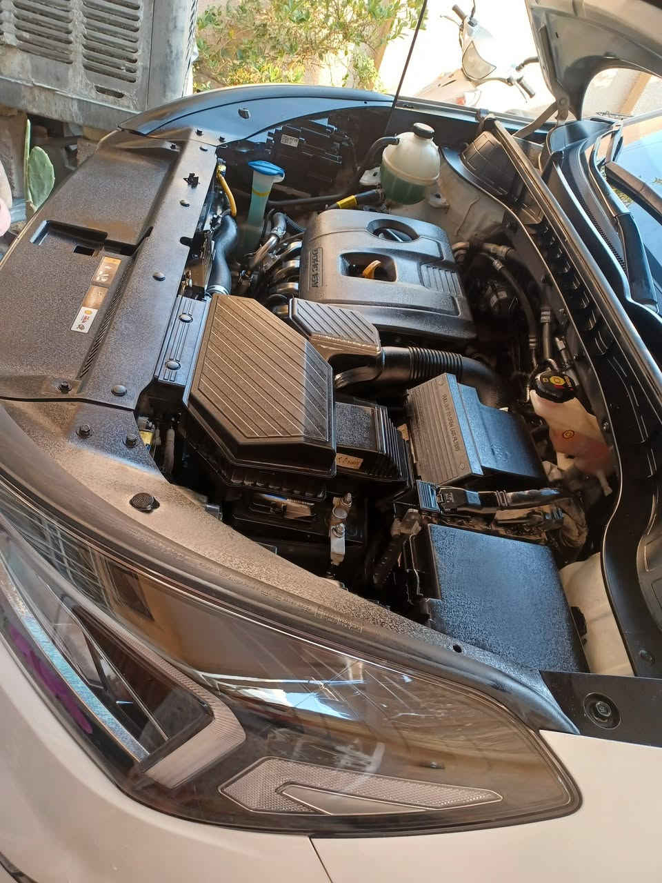 السلام عليكم توسان موديل 2020 سيارة جديدة واستعماله قليل جدآ ماشيه 38 الف حقيقي وبيه بس ثلاث رصعات موجوده بالسونار  وبسمي السيارة مواصفات السيارة بانوراما حساسات خلفيه كامرة دوارة كراسي كهرباء بصمه مري شفط ترحيب كروس  سرعة لايت خمس عدسات عند استدارة تفتح لايت اريل زعنفه تايرات الشركة سبير منازل عدة الشركة موجوده شاشة ابل كار بلي شحن الموبايل واير لس ثلاث أنظمة قيادة  اوتو هولد ثلاجة بالجكمجة وبعد اكو مواصفات ما احب اطول مكان السيارة بالمنصور سعر السيارة 23200 وبيه مجال للاستفسار واتساب ***********
