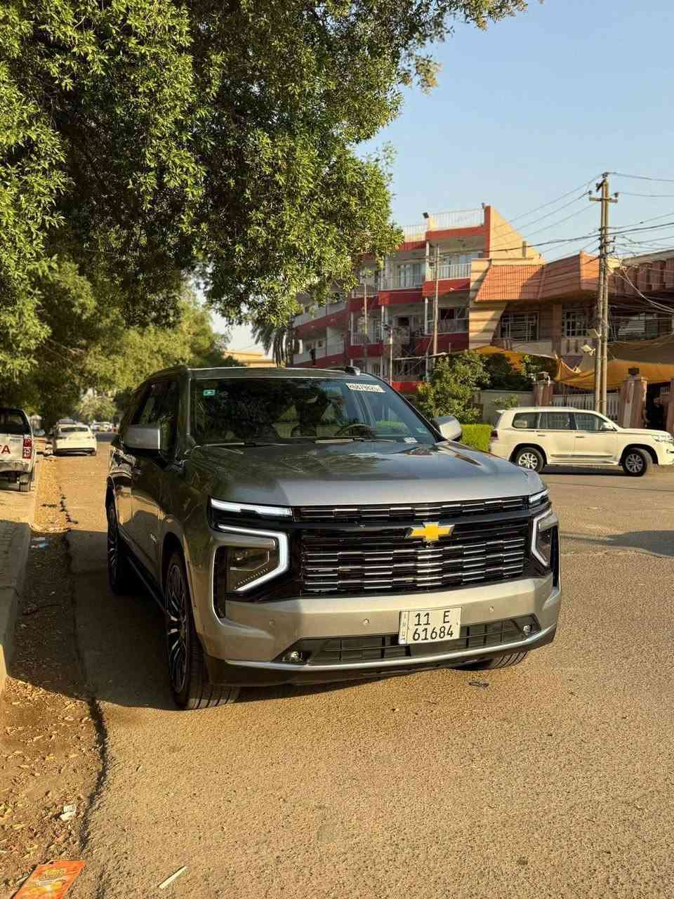 تاهــــو 🇺🇸 2025 High Country أعلى فئة
وارد امريكـــي - قطعة وحدة تبديل  

الممشى 1000 mil
جديدة السيارة دهن المحرك مال وكالة غير مستبدل 

مواصفات الهاي كانتري : فور ويل 4x4 - سقف بانورامي - صندوق كهرباء ٣ انظمة - كاميرات 360 درجة - التحكم ع المنحدرات - تبريد مقاعد - تبريد مقود - تدفئه مقاعد - تدفئة مقود - مثبت سرعة - حساس مطر - حساس ليلي - نظام ايكو - نظام فرملة للطوارئ - مراقبة نقطة عمياء - تشغيل واطفاء عن بعد - بصمة تشغيل - شاشة ابل كار بلاي - مقاعد ودوسات وجنطة كهرباء - ١٢ ايرباك - رادار - شحن لاسلكي -كشافات ضباب - مقاعد جلد - داخل اسود تطعيم قهوائي - ويل 24 - نظام تعليق (جگات) 

رقم بغداد بـ اسمي ( ذوي شهداء ) اسويلك بيها وكالة عامة مطلقة بالسيارة باقيلها ١٤ شهر تتحول ب اسمك عن طريق الوكالة 

السعر المطلوب : ٦١٠ ورقة قابل للتفاوض 

مكان السيارة : بغداد الكرادة ساحة كهرمانة 
رقم صاحب السيارة : ***********
