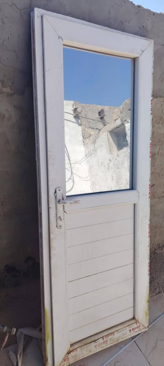 السلام عليكم للبيع ب35وبي مجال قياس الطول 190 والعرض 76
للاستفسار ***********
