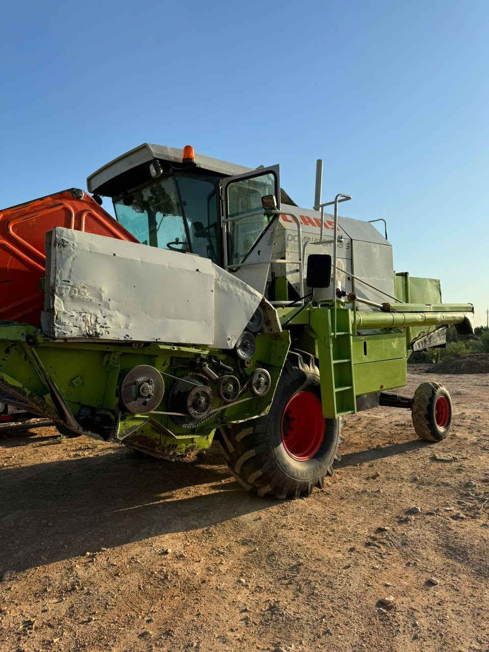 السلام عليكم للبيع 2006 صدامي مكينه جاهزه التاير 26 والخلفي 18 الاستفسار ***********
                     ***********
