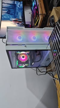 كرت 3070 • R5 5600x • شاشة 4K 200Hz