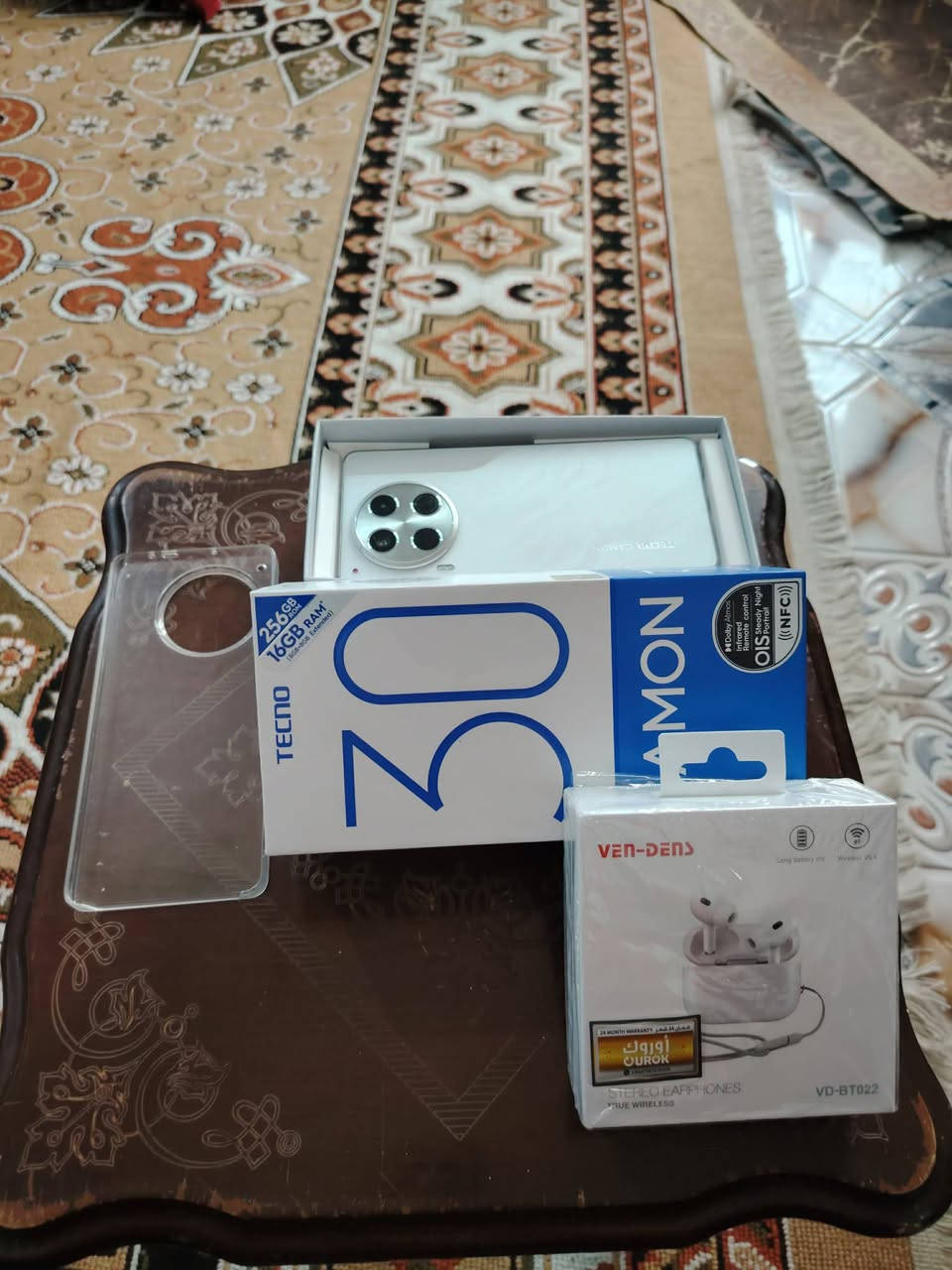 سلام عليك جهاز للبيع معه ايربود 350
التواصل على رقم‏‪***********‬‏
