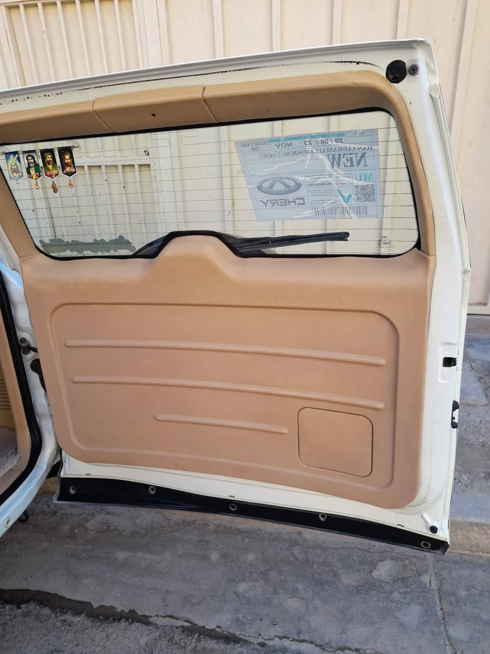 السلام عليكم ورحمة الله
من رخصة أعضاء الكروب عندي شيري تيكو موديل ٢٠١٣سيارة باسمي رقم بغداد ماشية ٨٤ حقيقي كير كهربائي كير ومحرك فول النظافة شرط الفحص كهربايات كله شغالة بيه جاملغ الأيمن فقط رش بدون دواخل وحافة البنيد كد شبر زنجار واني مغلفة فابلون مكاني بغداد كفاءات العبيدي للتواصل رقم هاتف *********** السعر ٦٥وبيه مجال
