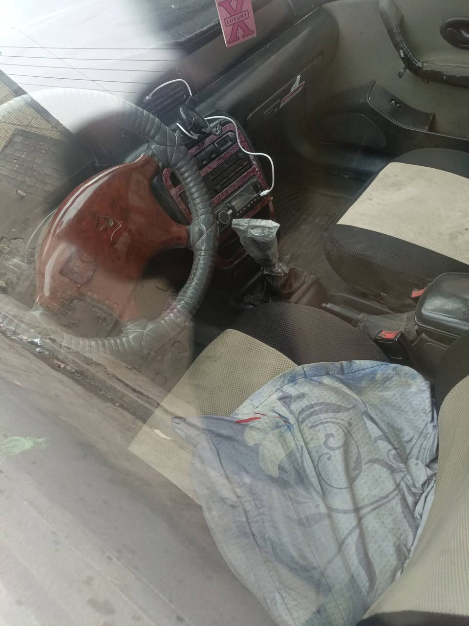 للبيع سياره موديل 10 البكان حي النصر بغداد السعر 30 وبيها مجال للشراي تحويل ثاني يوم باسمي***********✅
