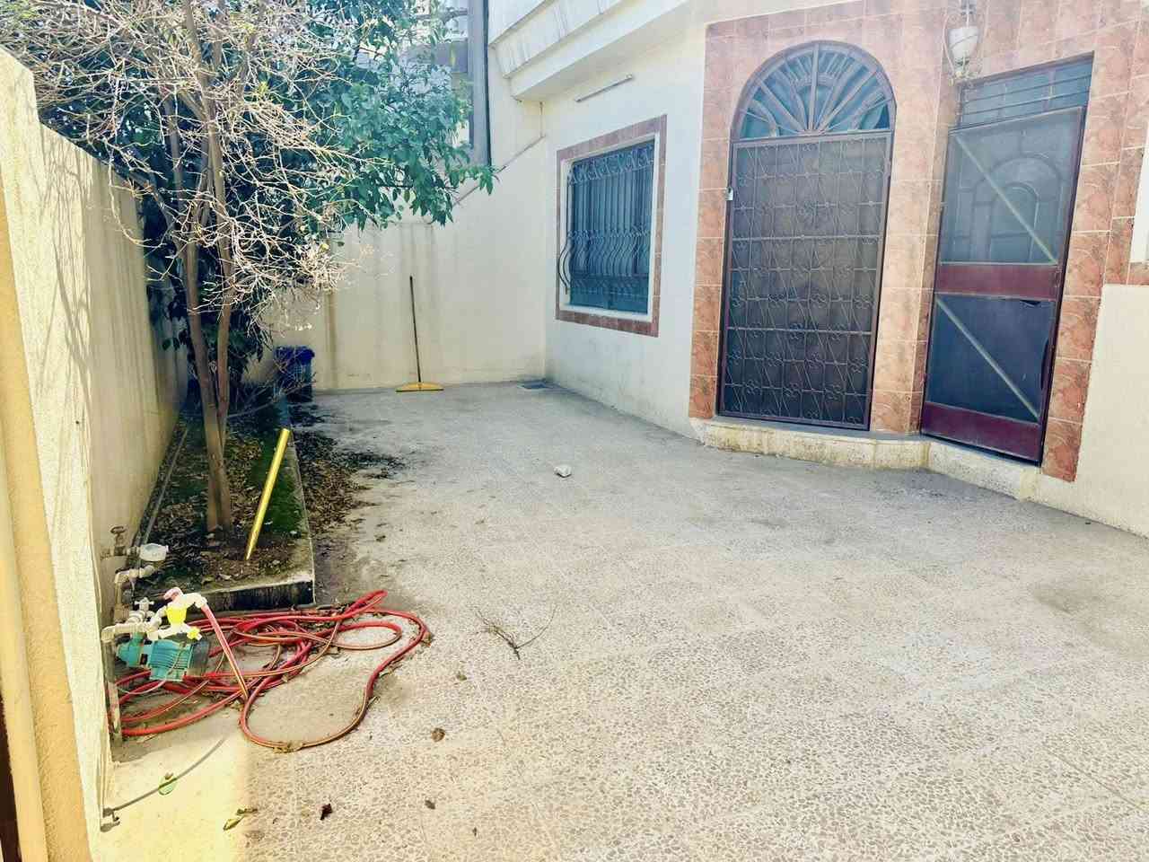 دار للايجار
حي الصديق شارع البان شلاوي

مساحه 200 م

طابق واحد غرفتين نوم+هول+استقبال+صحيات+كراج+بيتونه+

مخزن 

للاستفسار خاص او على الارقام

***********

***********

متوفر واتساب
