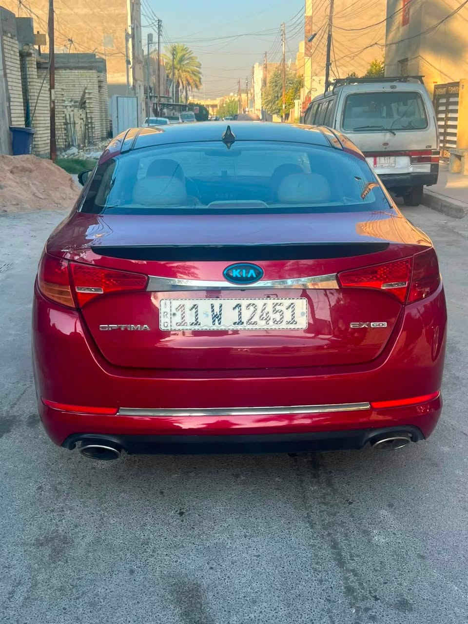 اوبيتما فول لمتد 1/1 

🔹 رقم بغداد (الدولي) باسمي – هزة جديدة.

المواصفات:

* محرك 2400 GDI
* فل مواصفات (ليمتد) أعلى فئة
* سقف بانوراما
* مقاعد جلد كهربائية مع التدفئة والتبريد
* هيتر ستيرن
* تحكمات ستيرن من الجهتين
* مرايا كهربائية مع إشارات وشفط
* شاشة + كاميرا خلفية
* بصمة وتشغيل ستارت
* سنسرات
* السيارة جاهزة بالكامل، مكينة وكير وتبريد وصدرية بدون أي نقص.

الحالة:

* حادثها جاملغ الامامي مصبوغ بدون دواخل.
* و بنيد مصبوغ 

* السيارة نظيفة وجاهزة للاستخدام.

💰 السعر: 99  ورقه قابل للتفاوض بالمعقول.

📍 الموقع: بغداد / الكرخ

📞 للاستفسار: ***********

الله يرزق البائع والشاري

السعر 99 ورقه و بيها مجال قليل
