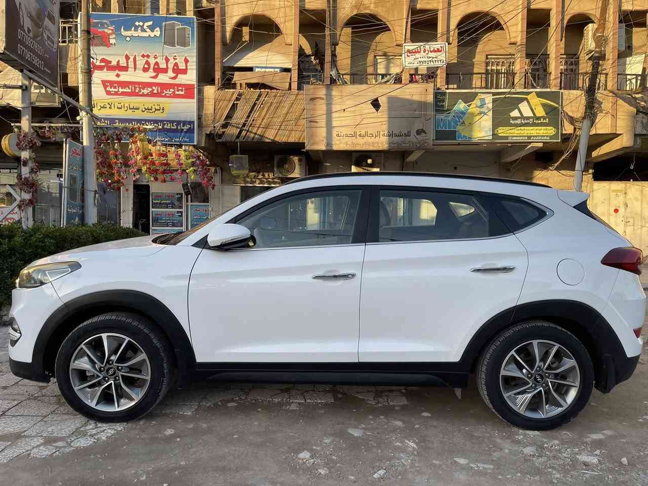 السلام عليكم للبيع توسان خليجي 2018مكينه 2000دوش شركه الگاصد 1/1بدون ضربه او صبغ او تبديل او باردسياره جاهزه مابيها اي نقص رقم بغداد بأسمي السعر 190 وبيها مجال قليل عنوان السياره بغداد الشعب ***********
