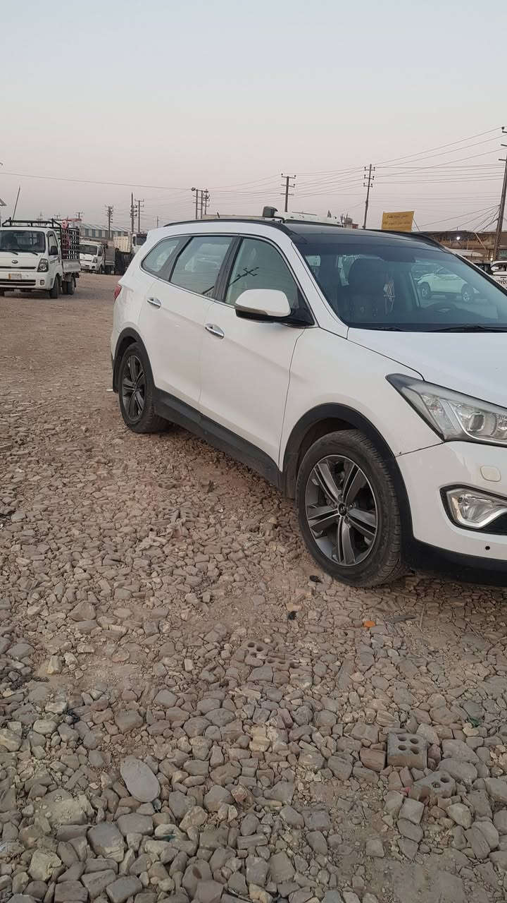 السلام عليكم سنتافيه كراند  ٢٠١٤ محرك ٦ سلندر  ٧ راكب ماشيه ١٤٠ قابل لزياده سياره فول مواصفات سياره رقم بغداد بسمي سعره ١٧٠ رقم الهاتف ***********
