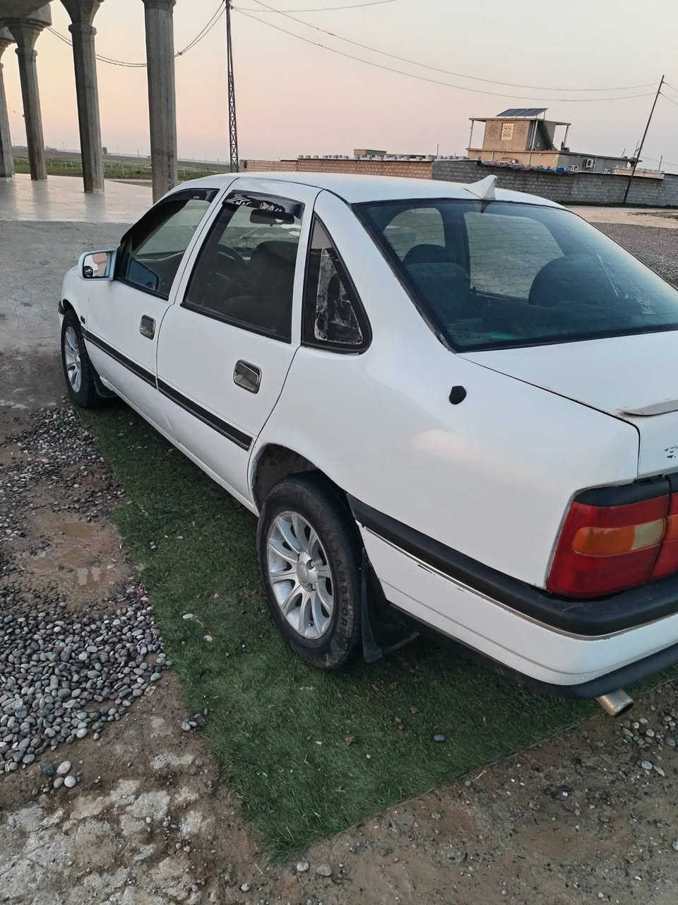 السلام عليكم
فكتره موديل 1991 السياره حلوه حجم 18 رقم جديد سنويه جديد اني الشرعي تفاصيل آخره اتصل ***********
