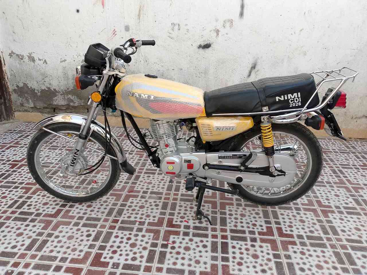 السلام عليكم دراجه للبيع موديل 2027 اوراق سكنر دراجه كفاله عامه صار لها شهر من طلعن الوكيل كل شي ما عوزها جاهزه من كل شيء وكل شيء ما نبدل بيها كله على وضع الشركه وجديده وانظف من الصوره مكان كوت الشراي يتصل على هذا ***********
