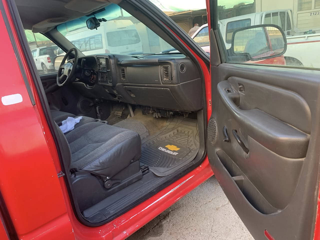 السلام عليكم شوفرليت سلفرادو 2003 مال مزاد دفاع مدني رقم مجاني عل دوله والمعامله على المشتري مكان بغداد جسر ديالى الجديد للاستفسار 
‭0771 120 2633‬
