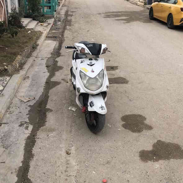 سكنس فحل كابريتر
بيع او مراوس !! بالحسينيه
 دراجه شغاله نكره كهربايته كله شغاله
كلجات رياضي و فراك nsy كفراته كله مختمه
مكينه مفتوحه لا ما اعرف ابيعه مكينه مفتوحه 
دراجه نقصه بس كابريتر تعابن غير هيج الدراجه 
كله كامله مكاني بغداد الحسينيه مال راشديه
***********
