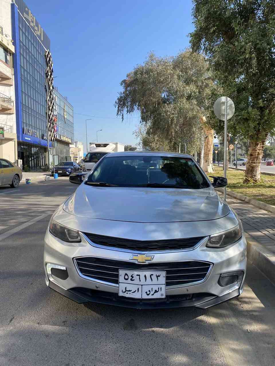 شفروليه ماليبو LT 2018 MALIBU
ماشية 200 الف كيلو 
محرك السيارة 1.5 تيربو ⚙️
داخل السيارة نظيفة جدا 
تبريد ❄️- تدفئة 🔥 شغال 100% 
السيارة بحالة ممتازة ✅ 
مابيها اي مشكلة حتى الجيك طافي 🛠️محركها ناعم بشرط ⚙️✅
السيارة مداريها دهن اصلي MOTUL والبانزين كله سوبر ومحسن 
❌السيارة حادثها من امريكا مثل ما موضح بالصورة 
📍مكان السيارة : المنصور
رقم الهاتف : ***********
السعر 95 وبيها مجال بسيط
