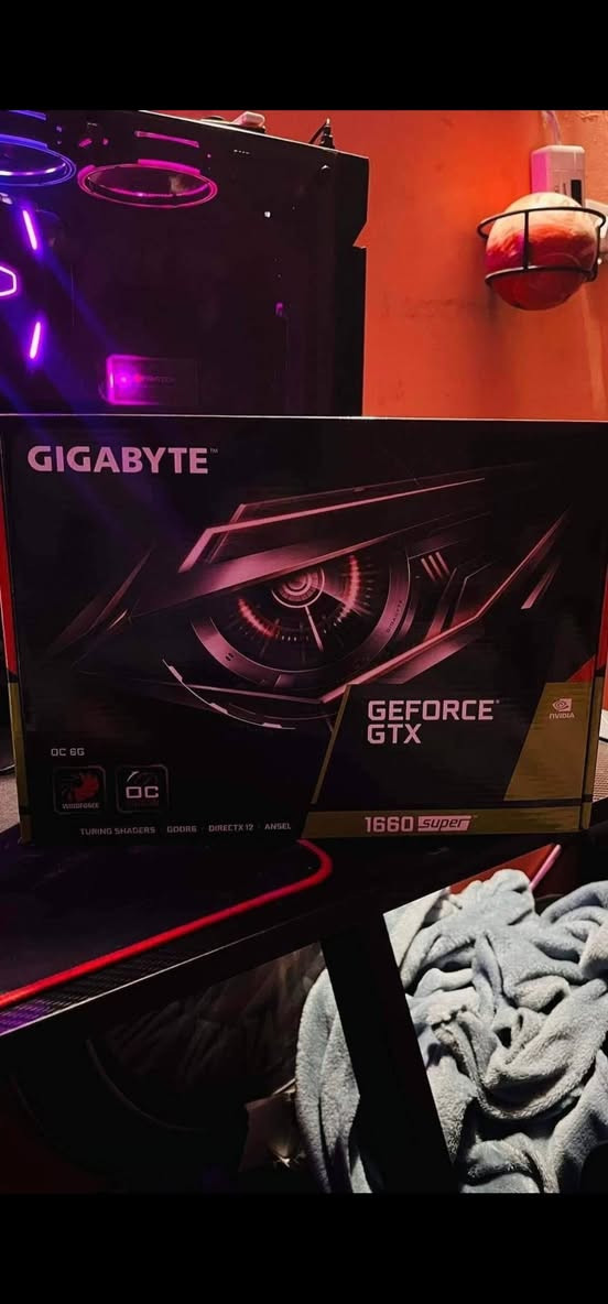 السلام عليكم...
PC للبيع 
Gigabyte case

Ram 2*8 16ddr4
HDD 1T
SSD120G
PSU 550w
M.B B450PRO MAX
CPU RAZEN 5 3600
GTX 1660 SUPER
Cooler master مبرد هوائي
مع دركسون من شركة pxn v9 gen 2 (كير عادي مع كلتش)
مع بكج حساب العاب ستيم مع تحديث نزول العاب جديدة مجاناً (دائمي)
السعر 750.000
***********
