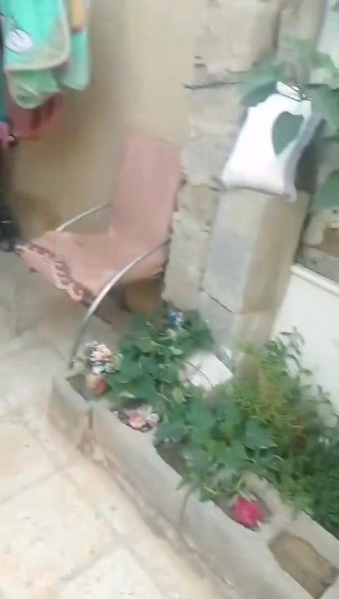 عندي بيت حواسم للايجار ١٢٠ متر  حواسم منطقه حي النداء قريب على الشارع مسافه ٥٠ متر كله عكاده وكهرباء جديده وتأسيس ماي كله جديد ايجاره ١٥٠ الف   الاتصال على الرقم ***********
