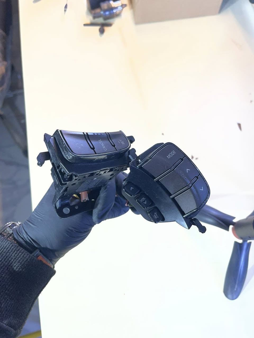 تحكم ستيرن جهتين سوناتا ( 2009 ) وارد أمريكي 
السعر 20 الف 
متوفر خدمة توصيل 🚚 
🌹🌹


**إذا كنت صاحب هذا الإعلان وتريد حذفه لأي سبب، رجاءا أرسل رسالة إلى الدعم الفني**