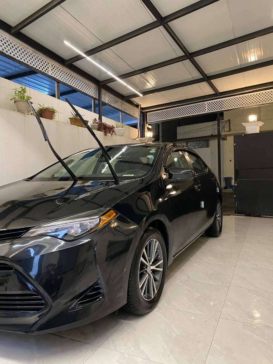 كورلا ٢٠١٧ ماشيه ٧٠ الف ميل مواصفات LE شرط كير ومحرك وتبريد وصدر وكهربائيات بسمي شرط تحويل او وكاله بي كود بنزين سياره بي بونيد وجاملغ بدون ارياك كله بلادي سونار هم موجود بالمنشور سعر ١٢٨ وبي مجال للاتصال *********** كركوك, العراق
