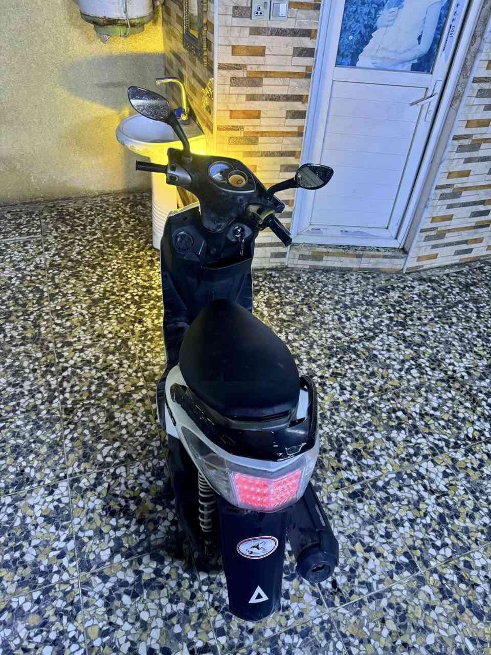 سلام عليكم سكنس فحل نوزل خطين للبيع دراجه كامله كلهه شغاله مابيهه نقص شلعه ومعدل نكره سلف بكل وقت خير من الله السعر ٦٠٠ مكاني البلديات
‭٠٧٧٢ ٧٦٣ ٨٧٠٦‬
