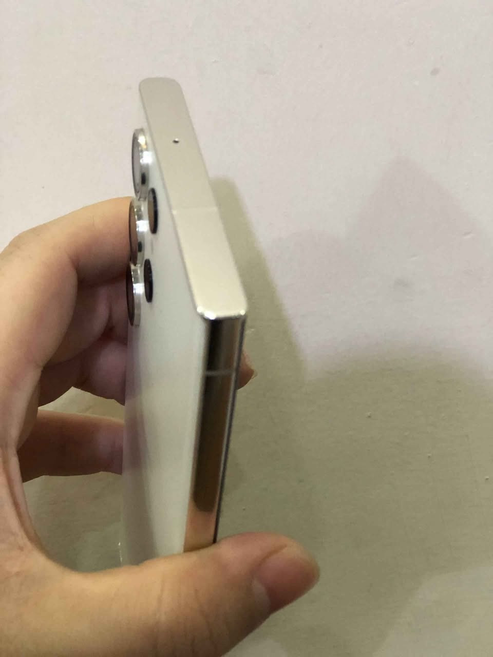 S23 الترا 
نضافته ١٠٠ مابي ولا شخط 
نسخه يابانيه ذاكره ٢٥٦ 
مكفول من الفتح والتصليح 
للبيع او مراوس ب احدث ونطي فرق 

بغداد البياع 
*********** بغداد, العراق
