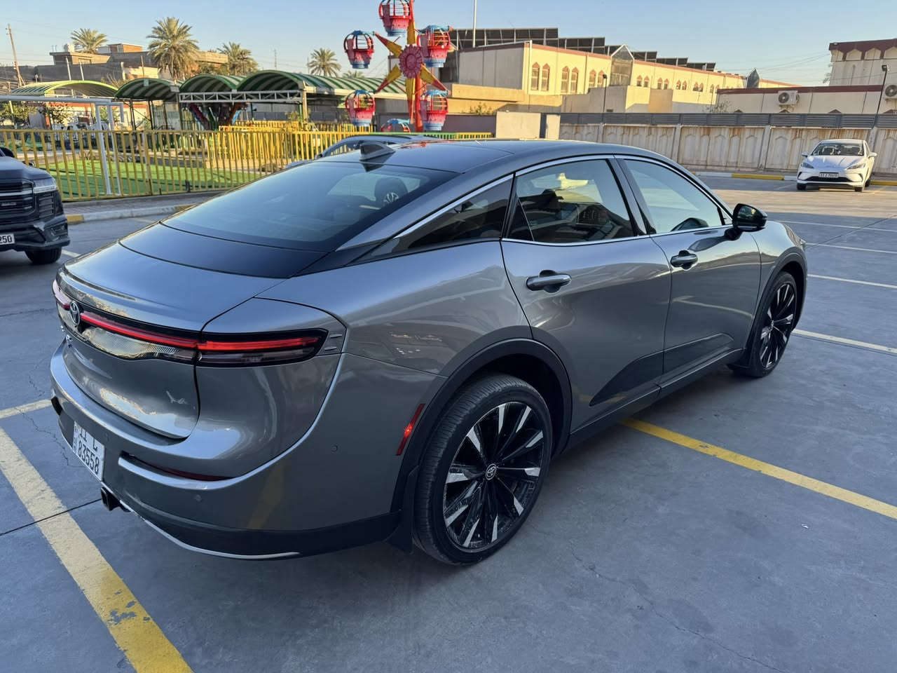 كراون بلاتنيوم ٢٠٢٤ امريكي هايبرد ماكس 
محرك ٢٤٠٠ تيربو 
عداد ٤٠ الف مايل  
الضرر بنيد كلير من امريكا وباب السايق وجاملغين مصبوغه 
/كير مكينه الشاصي ولغود مكفوله 
ايرباك برده فقط
مكاني بغداد اليرموك
السعر ٢٨٣ ورقة
***********
