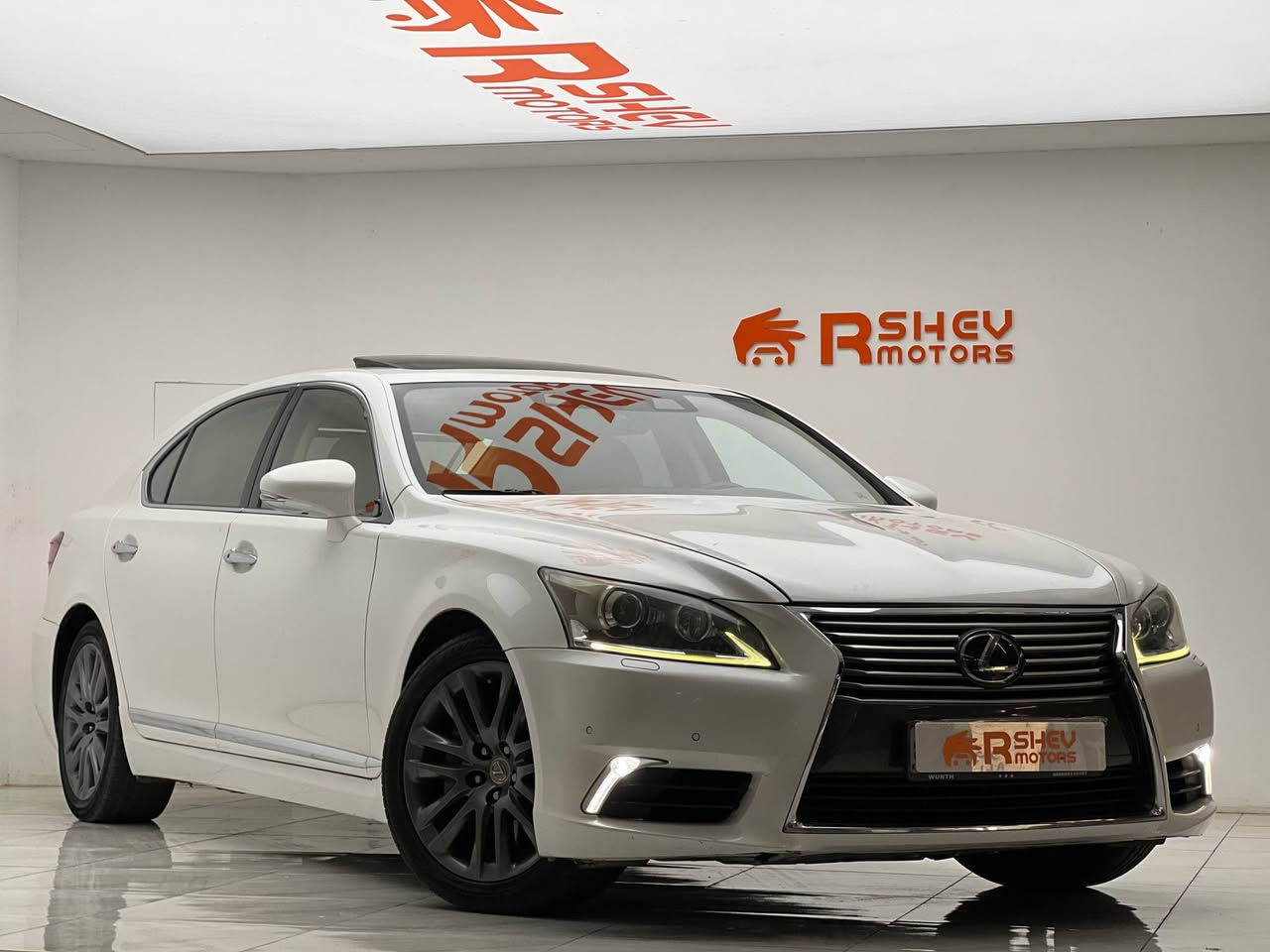الرئاسي الفخم الفول للاخير😍🔥💣
Lexus LS 460L 2013
لكزس ال اس ٤٦٠ل ٢٠١٣

مواصفات:-( ٤ مقاعد تدفئة+تبريد+مساج+خزن-حساسات و رادارات ٣٦٠درجة-ابواب شفط-خمس بردات خلفية-صدوق شفط-لايت LED ثلاث عدسات-مقاعد ١٠ حركة-شاشة ماوس-تحكم خلفي كامل-كونترول مع شاشة-جكات تصعد و تنزل)❤️‍🔥

مكينة ٨سلندر حجم ٤.٦لتر تنفس طبيعي 🚢
ماشية ١٤٦،٠٠٠ كيلومتر فقط  و بحالة جداً ممتازة 👍🏻

السيارة بدون حادث نهائياً السيارة كلش فخمة و راقية و ب سعر بلاشش💣

السيارة رقم دهوك الدولي سنوية ب اسمنا شرط التحويل 👍🏻
مكفولة من كير و محرك و كهربائيات✅

و ب سعر(235$) ورقة و بيها مجال 💸

مكان السيارة

دهوك -معرض ارشف R-Shev
رقم51 من معارض التيرمينال 

***********
*********** دهوك, العراق
