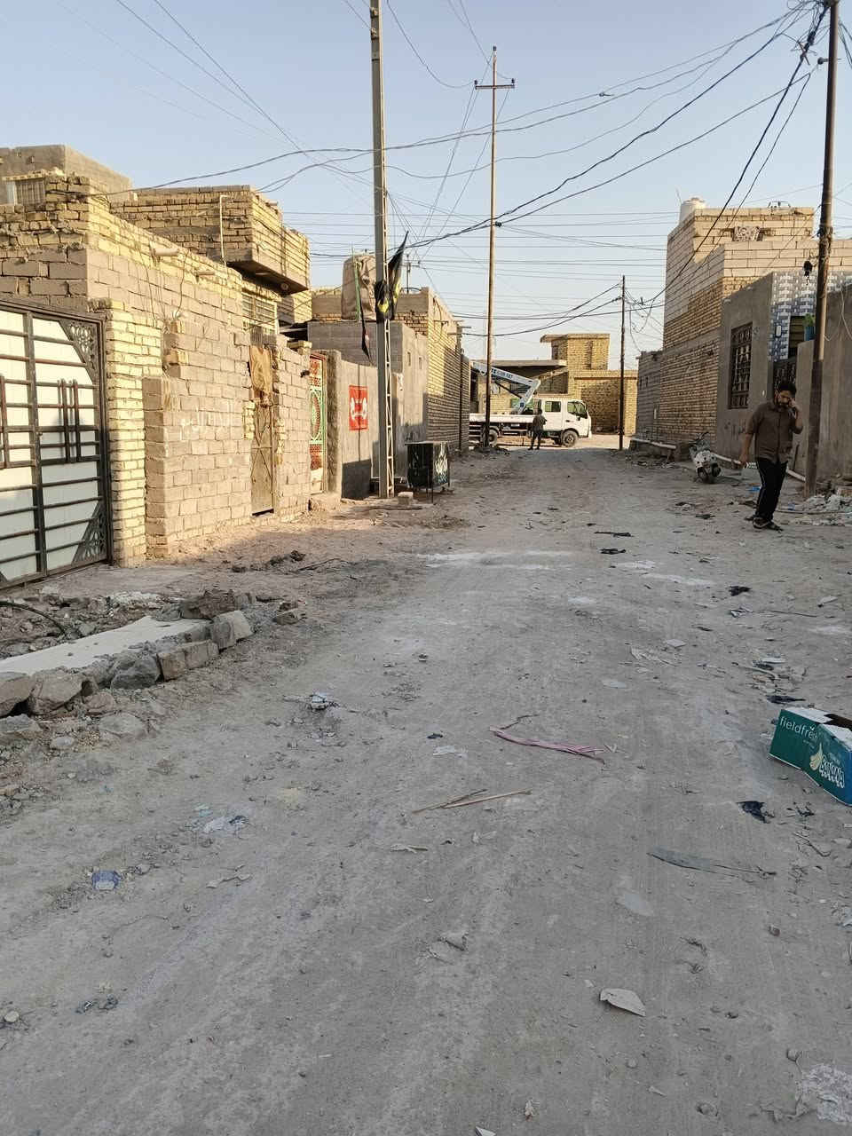 السلام عليكم توجد قطعتين طبك زراعي المكان قرب معمل دبي خلف الابروتين مساحته الوحده 200 متر وجه 10 ونزال 20 المساحة الكليه 400 متر مدفونات ومحدولات سعر الوحده 20 الاستفسار *********** امجد للعقار مستعدون لكافة العروض

