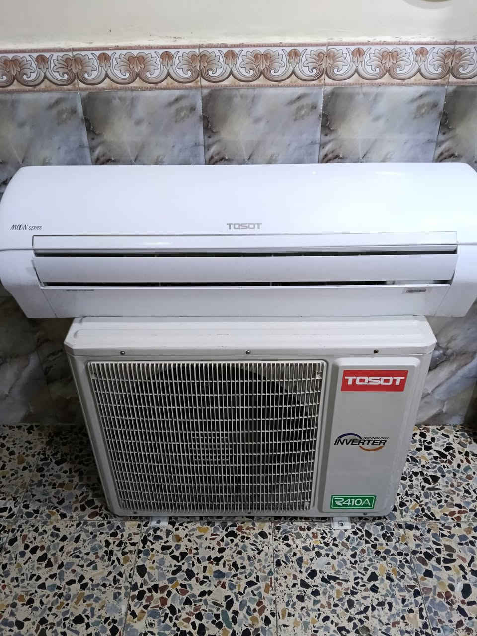 سبلت توسوت للبيع 2طن انفيرتر غازه مقفول مع كافة ملحقاته ضمان 10ايام فحص العنوان بغداد المشتل هاتف *********** السعر 600الف
